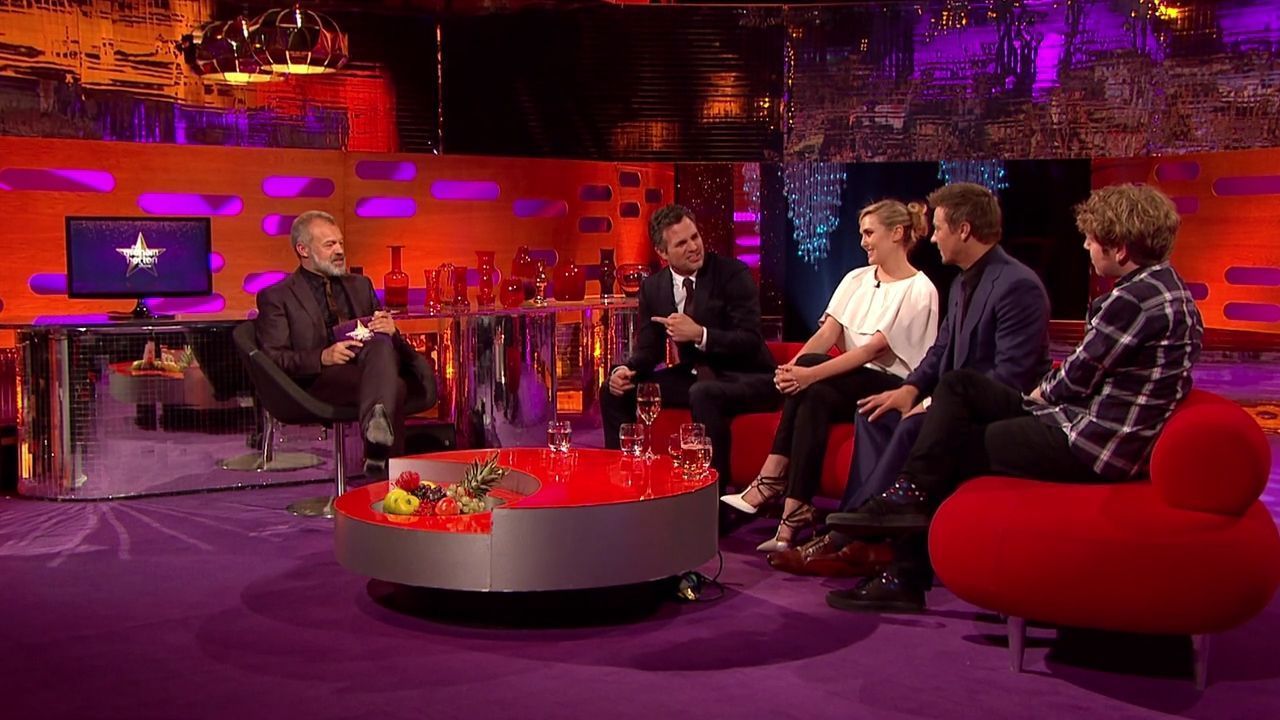 04-25-2015-GrahamNortonShow-170.jpg