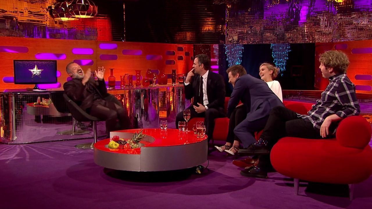 04-25-2015-GrahamNortonShow-399.jpg