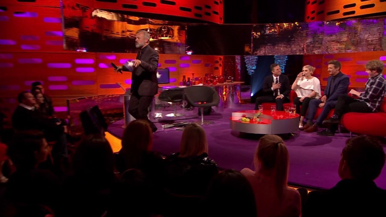 04-25-2015-GrahamNortonShow-436.jpg