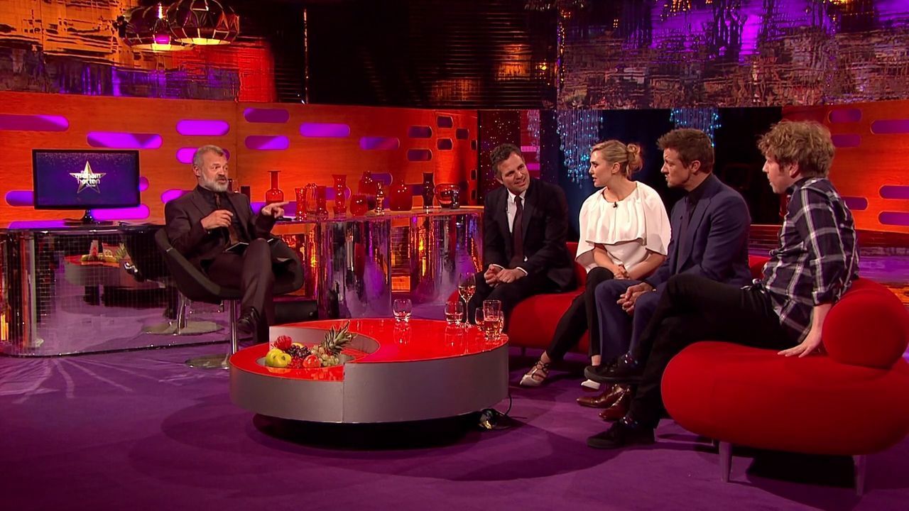 04-25-2015-GrahamNortonShow-502.jpg