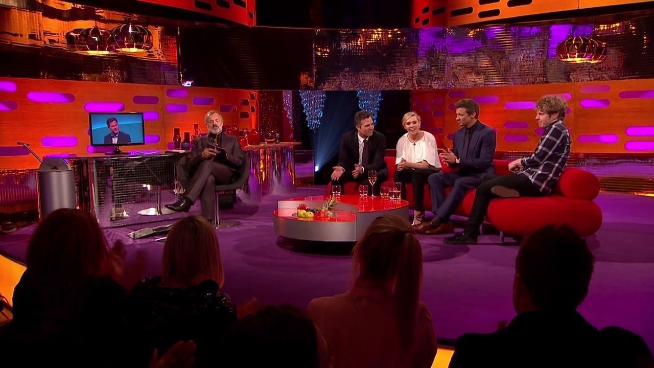 04-25-2015-GrahamNortonShow-538.jpg