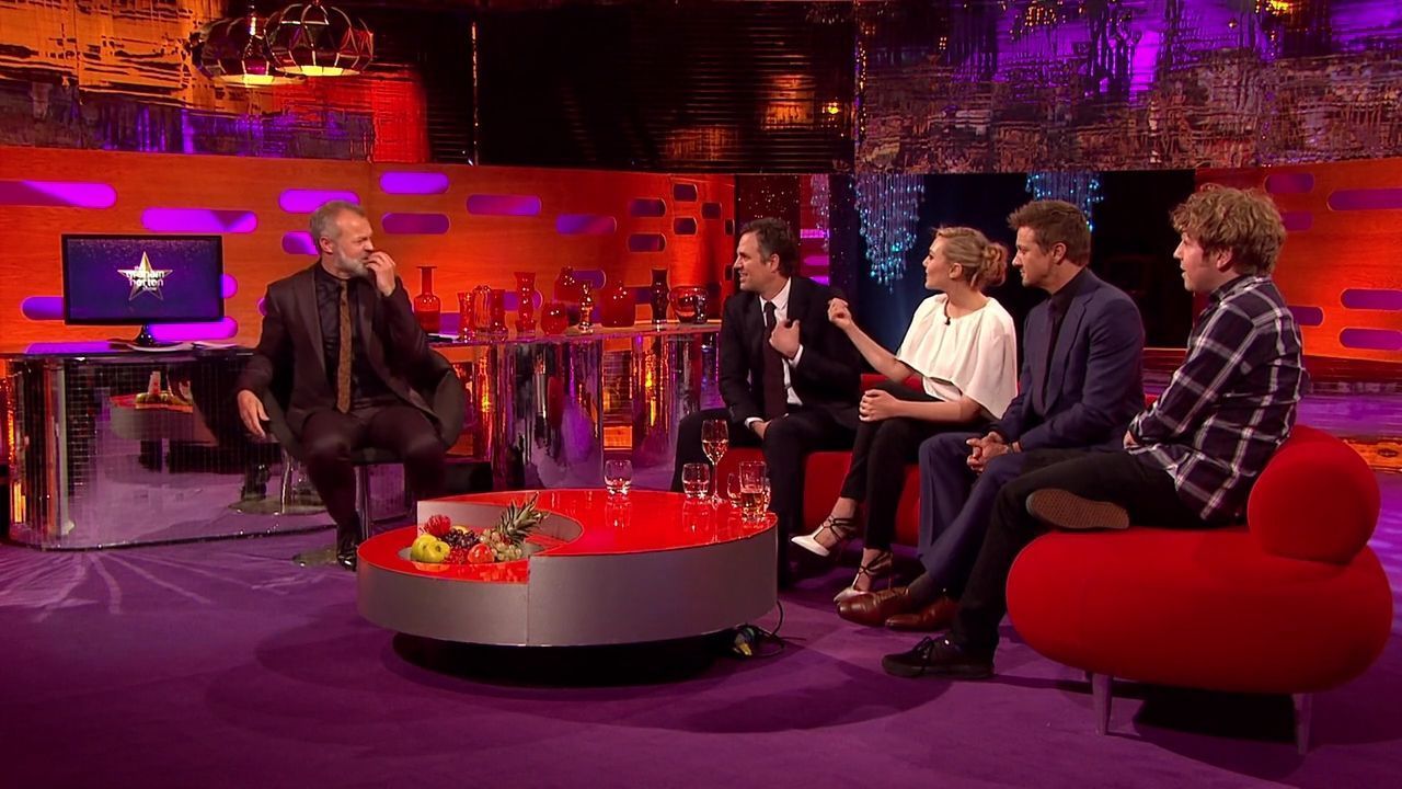 04-25-2015-GrahamNortonShow-549.jpg