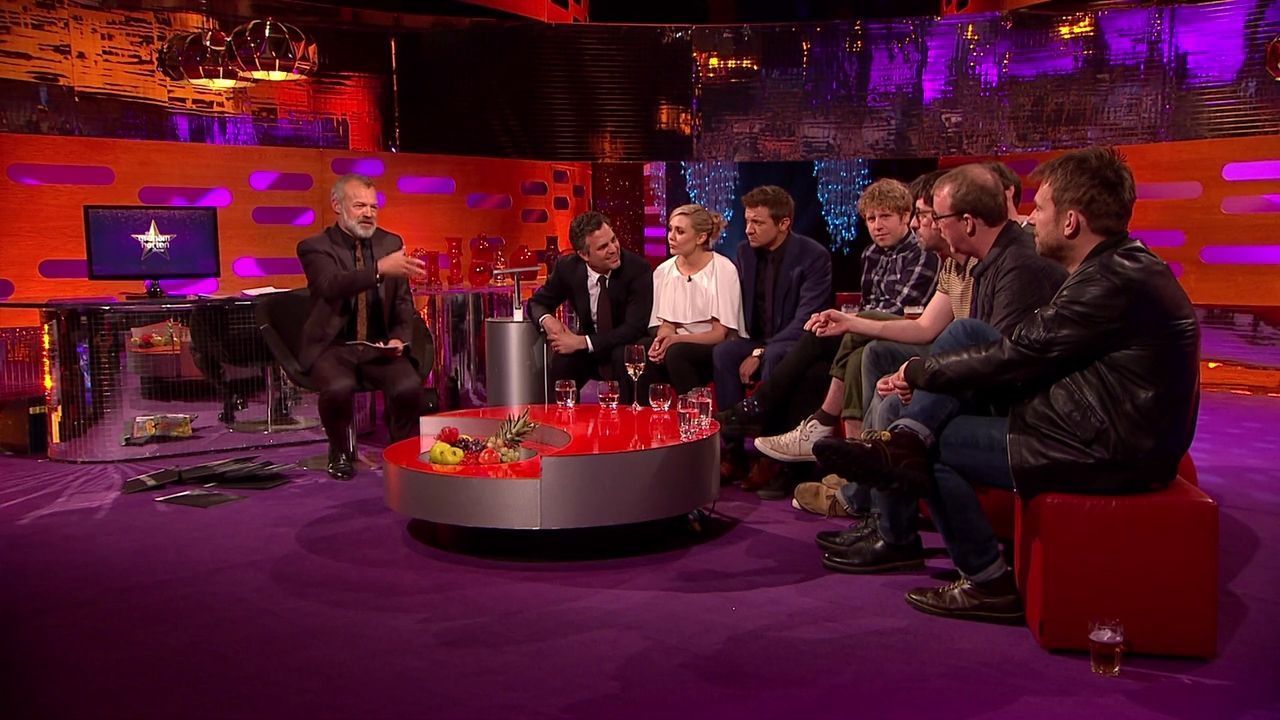 04-25-2015-GrahamNortonShow-570.jpg