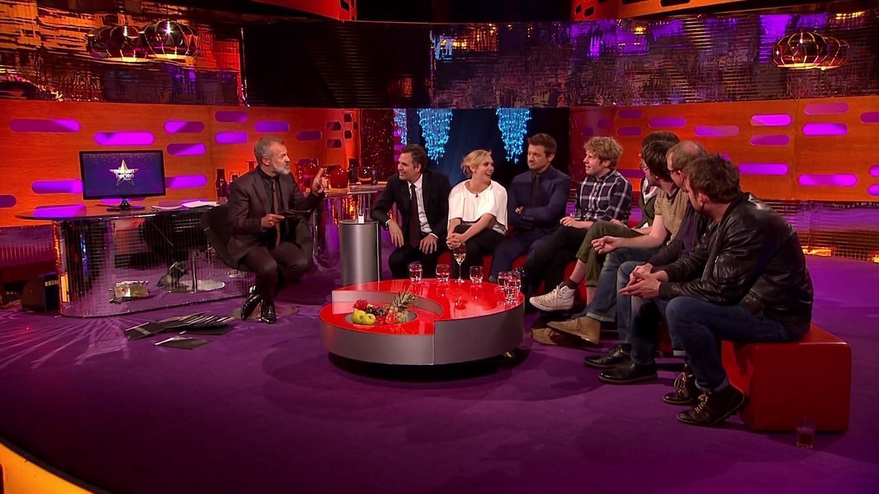 04-25-2015-GrahamNortonShow-588.jpg